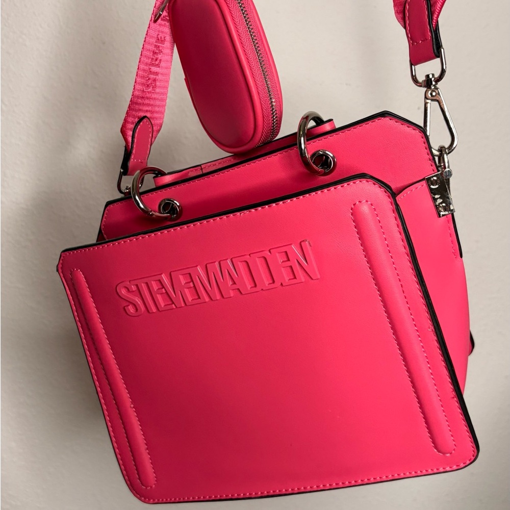 Steve Madden Bevelyn Hot Pink Crossbody Bag - Picture 2 of 16